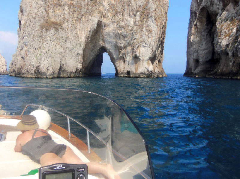 boat excursion around Capri