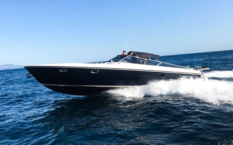 exclusive Itama 38 yacht