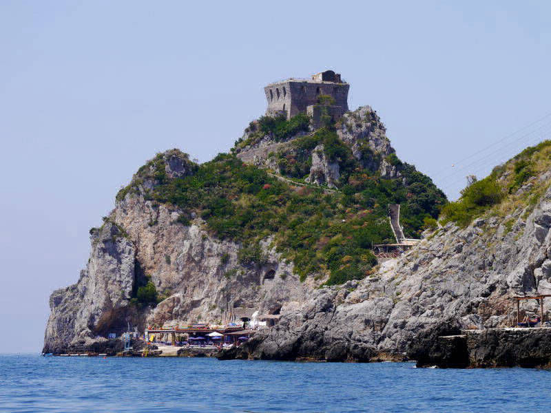 la torre di Conca dal mare