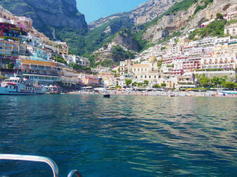 veduta di Positano dal mare