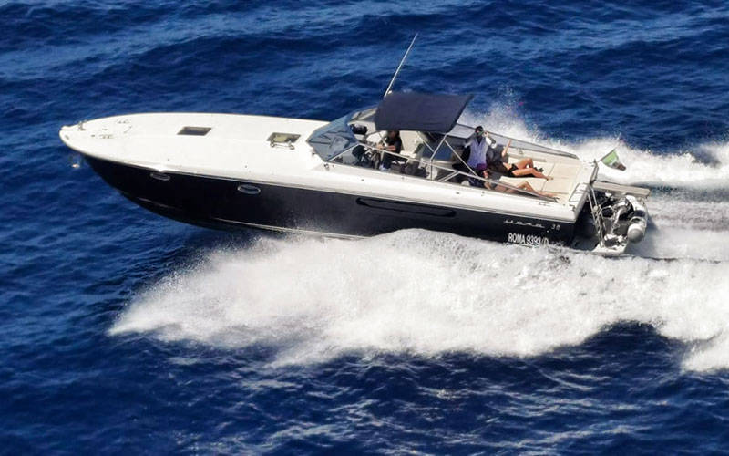 barca a motore Itama 38